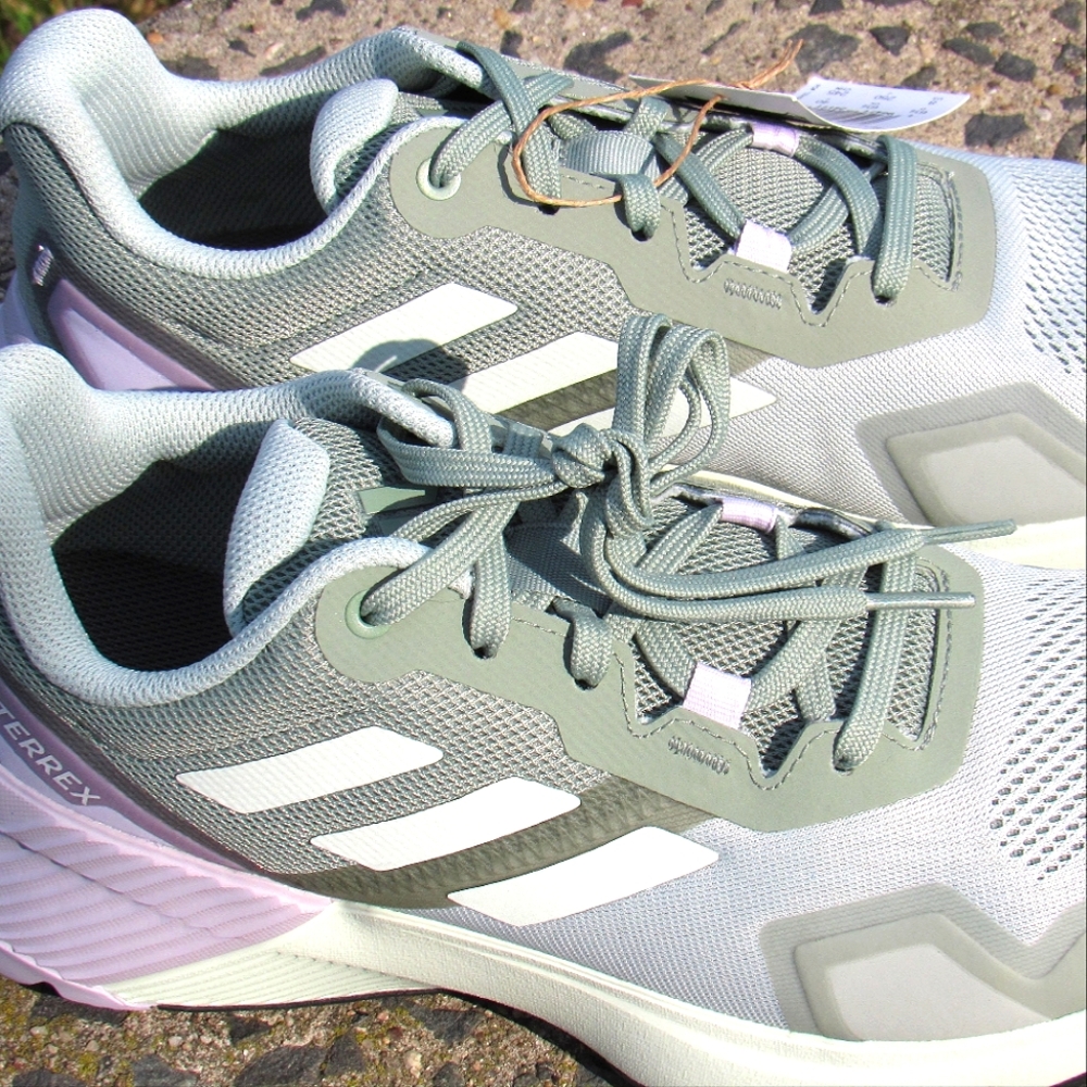 Adidas - Picture 2 of 11